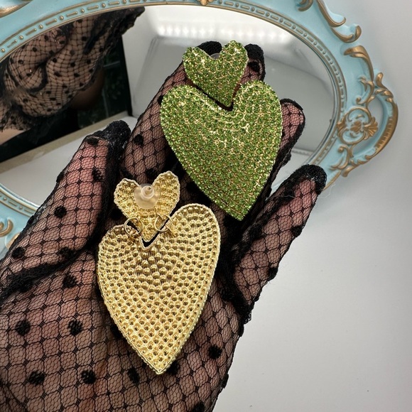 Anthropologie GREEN HEART CRYSTAL DROP EARRINGS - Picture 9 of 13